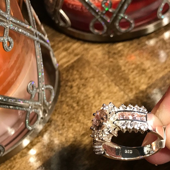 Sterling silver with light amethyst stone - Picture 1 of 4